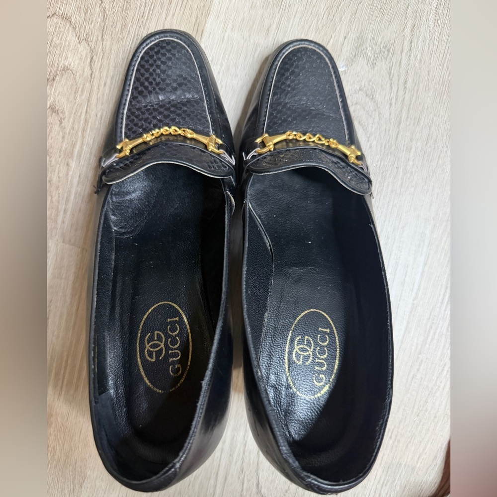 Gucci Black Leather Loafers with Gold Horsebit Chain - Picture 3 of 9